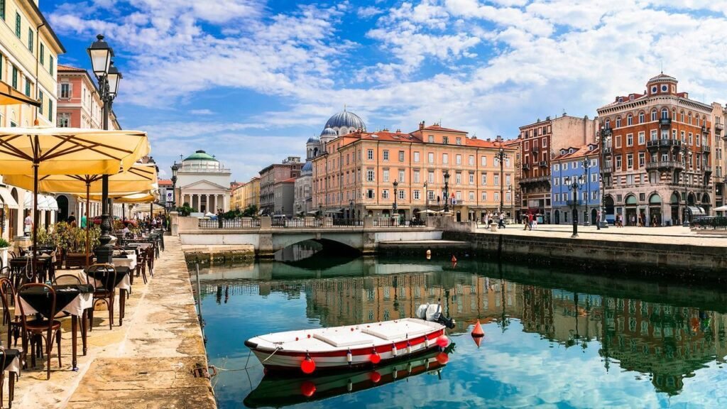 Trieste: Italy's surprising capital of coffee (Credit: freeartist/Alamy)