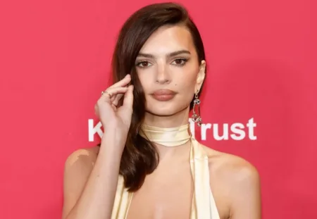 The star wore sparkling drop earrings.WireImage