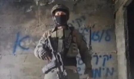 An Israel soldier called for a mutiny in the IDF if the government backs down from a "complete victory" against Hamas. X / @NadavSalz