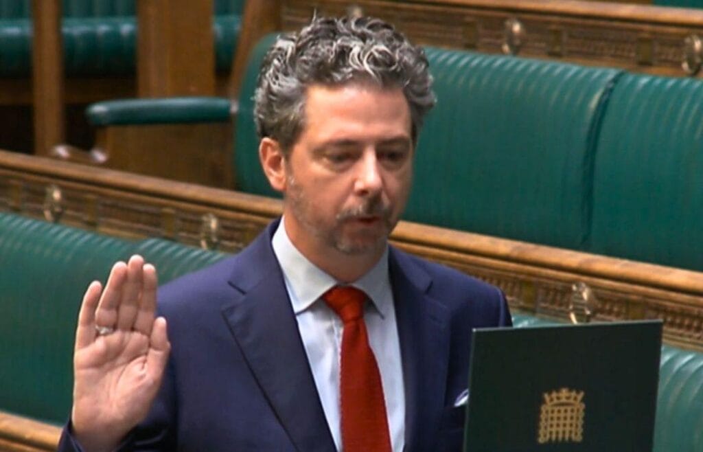 Scottish MP Torcuil Crichton Swears Gaelic Oath on Gaelic Bible as New Western Isles Representative