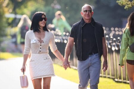 Lauren Sánchez and Jeff Bezos held hands while attending a conference in Idaho.REUTERS