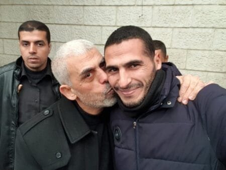 Hamas leader Yahya Sinwar, freelancer Hassan Eslaiah (@visegrad24 Twitter)