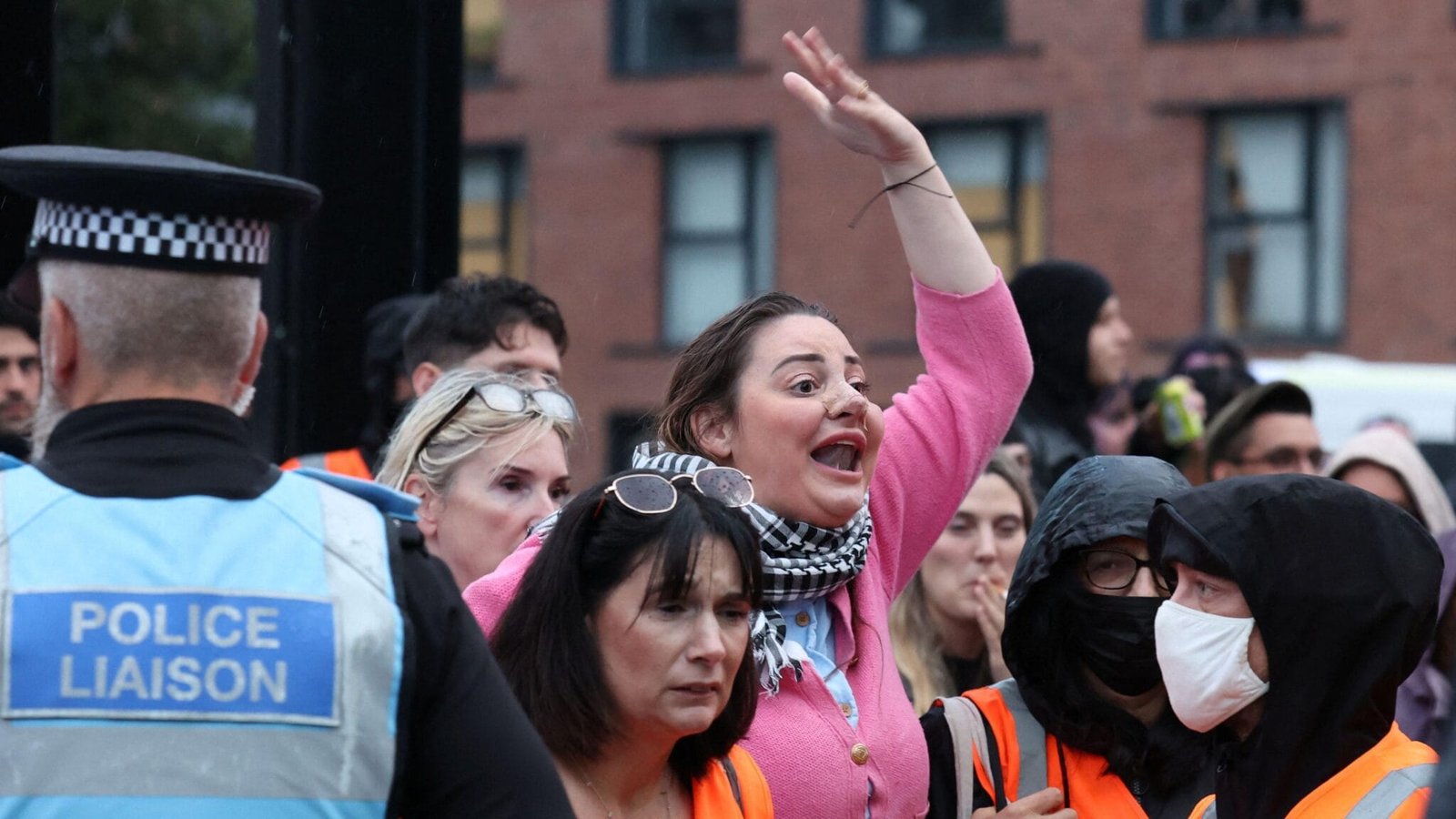 Nearly 300 anti-racists showed up to defend the Abdullah Quilliam Mosque in Liverpool when it was targeted by far-right protesters (Picture: LNP/Wikimedia Commons)