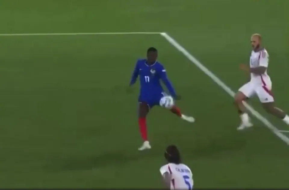 Ousmane Dembele was found inside the box by Antoine Griezmann