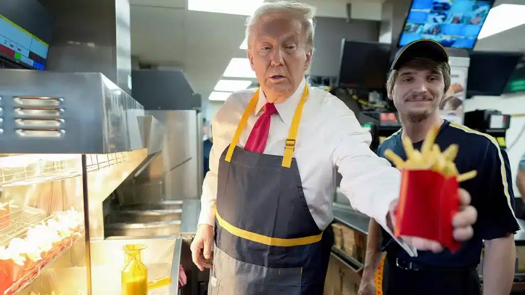 Customers were shocked to see Trump passing out McDonalds bags in the drive thru
