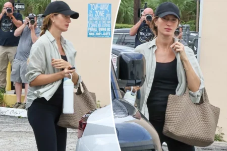 Pregnant Gisele Bündchen covered her baby bump in Miami on Tuesday