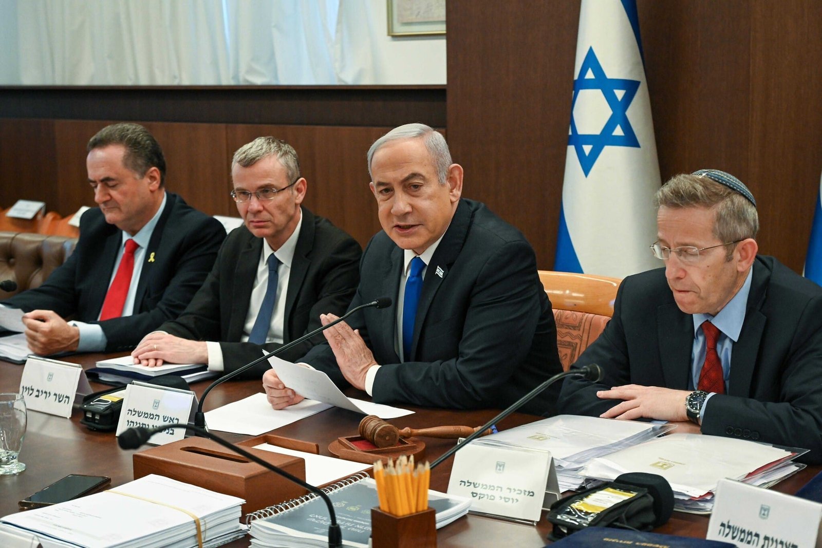 Prime Minister Benjamin Netanyahu leads a weekly cabinet meeting in Jerusalem on April 17, 2024. (Maayan Toaf/ GPO)