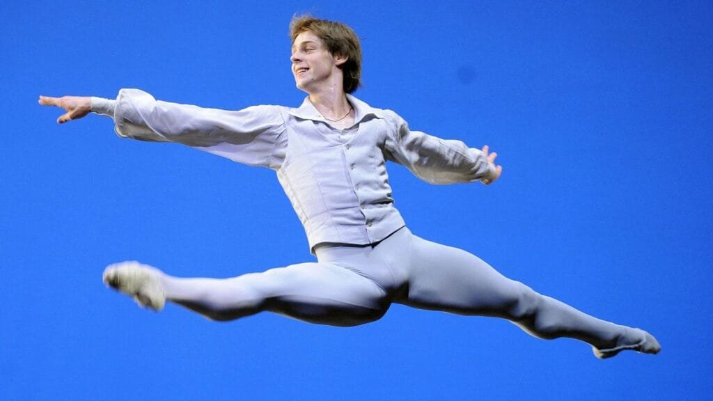 Russian ballet dancer Vladimir Shklyarov fell to his death Saturday officials said