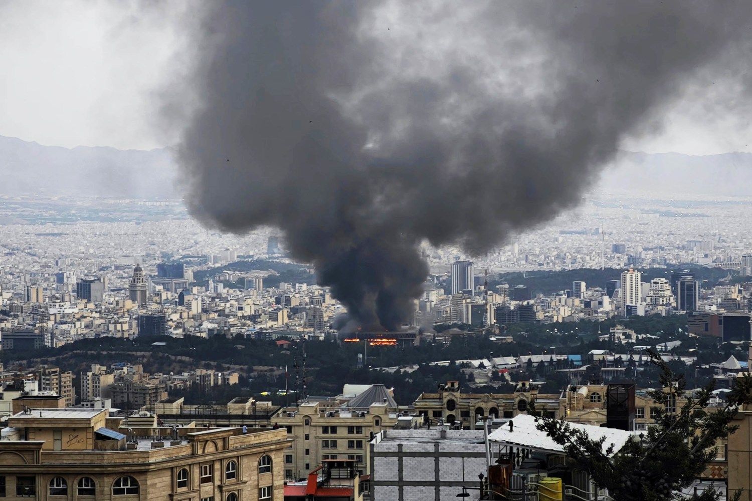 Israeli Military Says It Has Struck Iran’s Presidential Office in Major Leadership Attack Israeli Military Says It Has Struck Iran’s Presidential Office in Major Leadership Attack