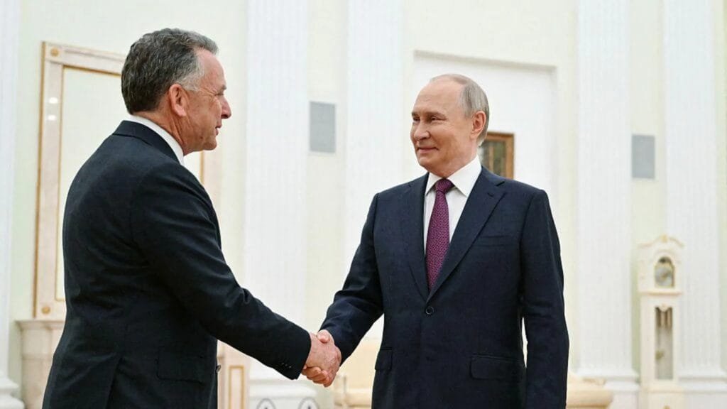 Russian President Vladimir Putin and US Envoy Steve Witkoff: Getty Images