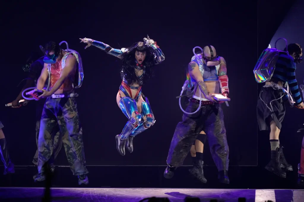 Social media users attacked Perry’s lack of energy and cringeworthy choreography.