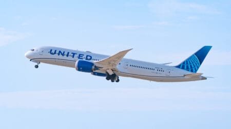 United Flight With 257 Passengers Turns Back After Pilot Forgets Passport/M10news