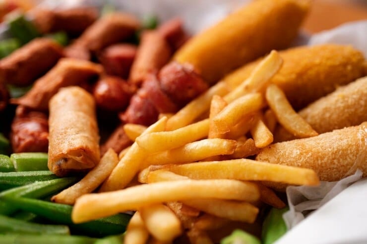Bake, grill, or air-fry foods instead of deep-frying. Use heart-healthy oils, such as olive oil or avocado oil, in moderation. Bake, grill, or air-fry foods instead of deep-frying. Use heart-healthy oils, such as olive oil or avocado oil, in moderation.