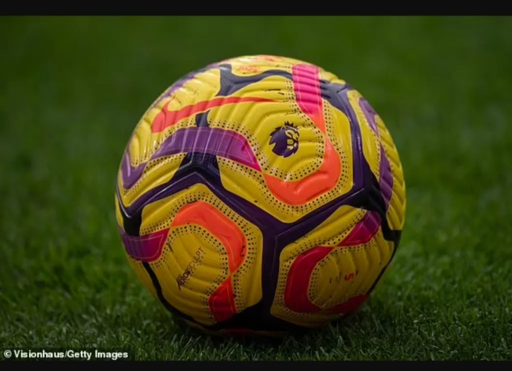 A Premier League footballer was arrested on the training pitch|M10News  
